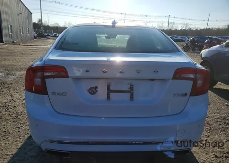 2018 Volvo S60 Inscription z USA, uszkodzony, nr VIN LYV402TK9JB171845